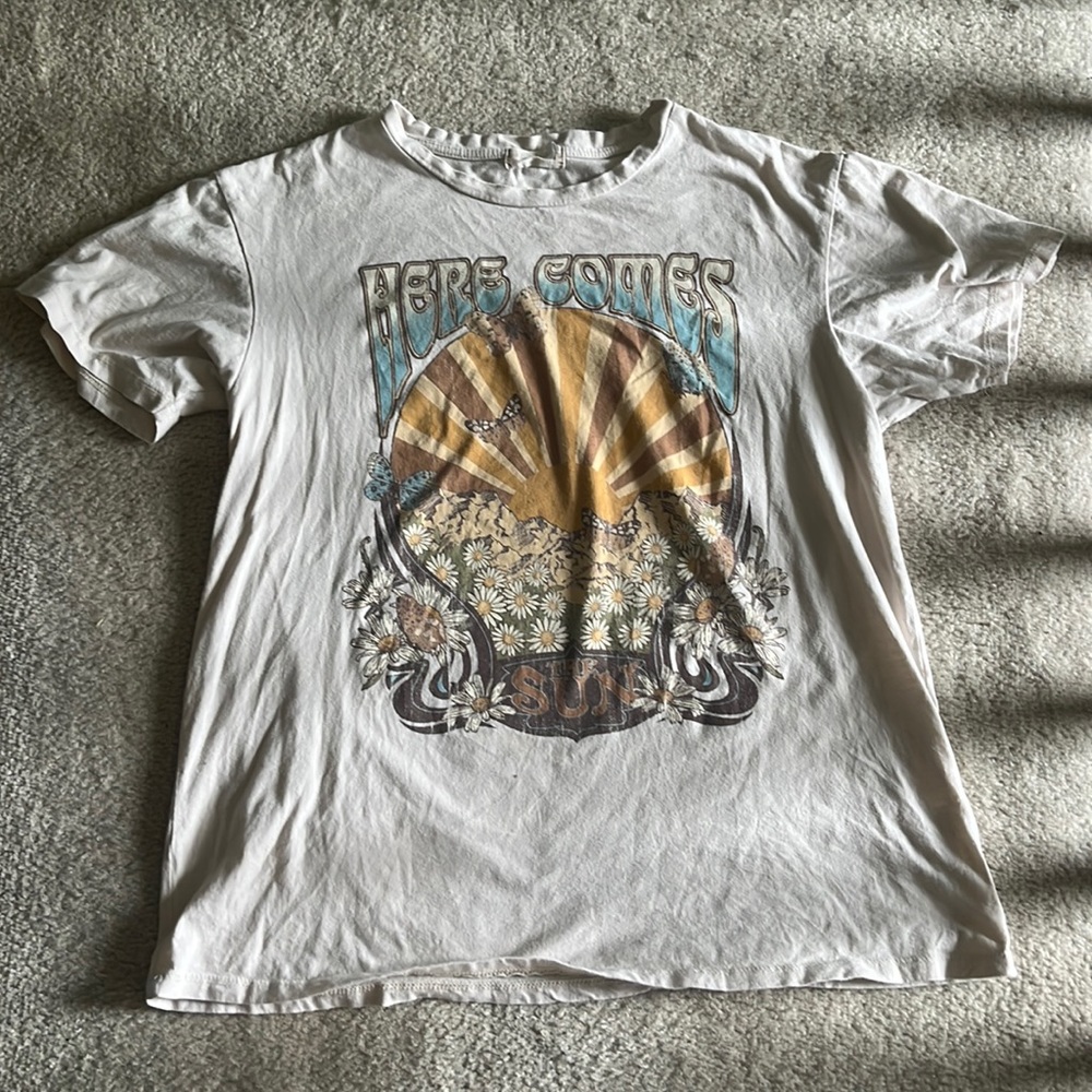 Altered State cream Here Comes the Sun T-shirt size medium